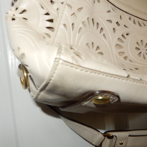Coach eyelet purse - Picture 7 of 15